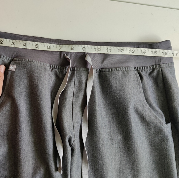 Figs Men's MT Nursing Wear Pants - Picture 9 of 10